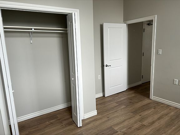 5th image of 367 Sutherland Way #313