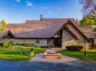 W6319 Cedar Cliff Dr, Hortonville, WI 54944
