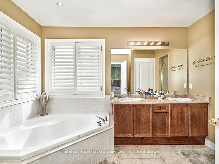 2355 Hilda Dr — Photo 13