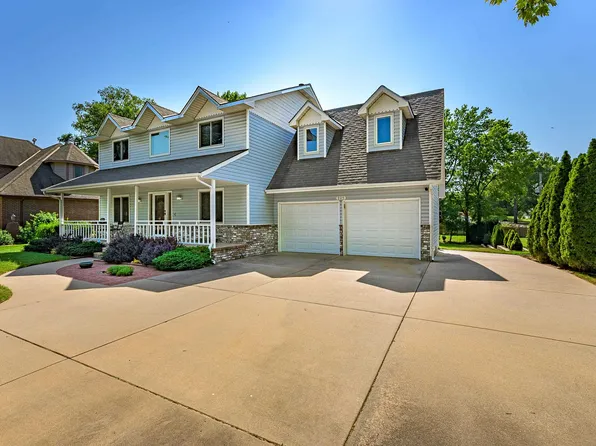 925 S Honeybrook Ln, Derby, KS 67037