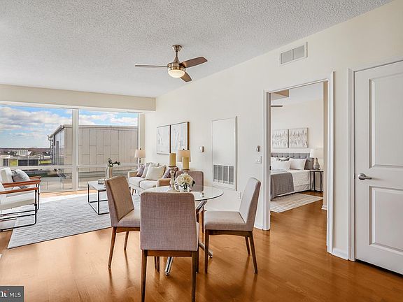 4th image of 930 Wayne Ave APT 1009