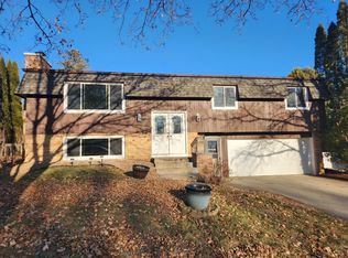 521 29th St NW, Rochester, MN 55901