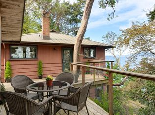 618 Lands End Rd, North Saanich, BC V8L 5K9