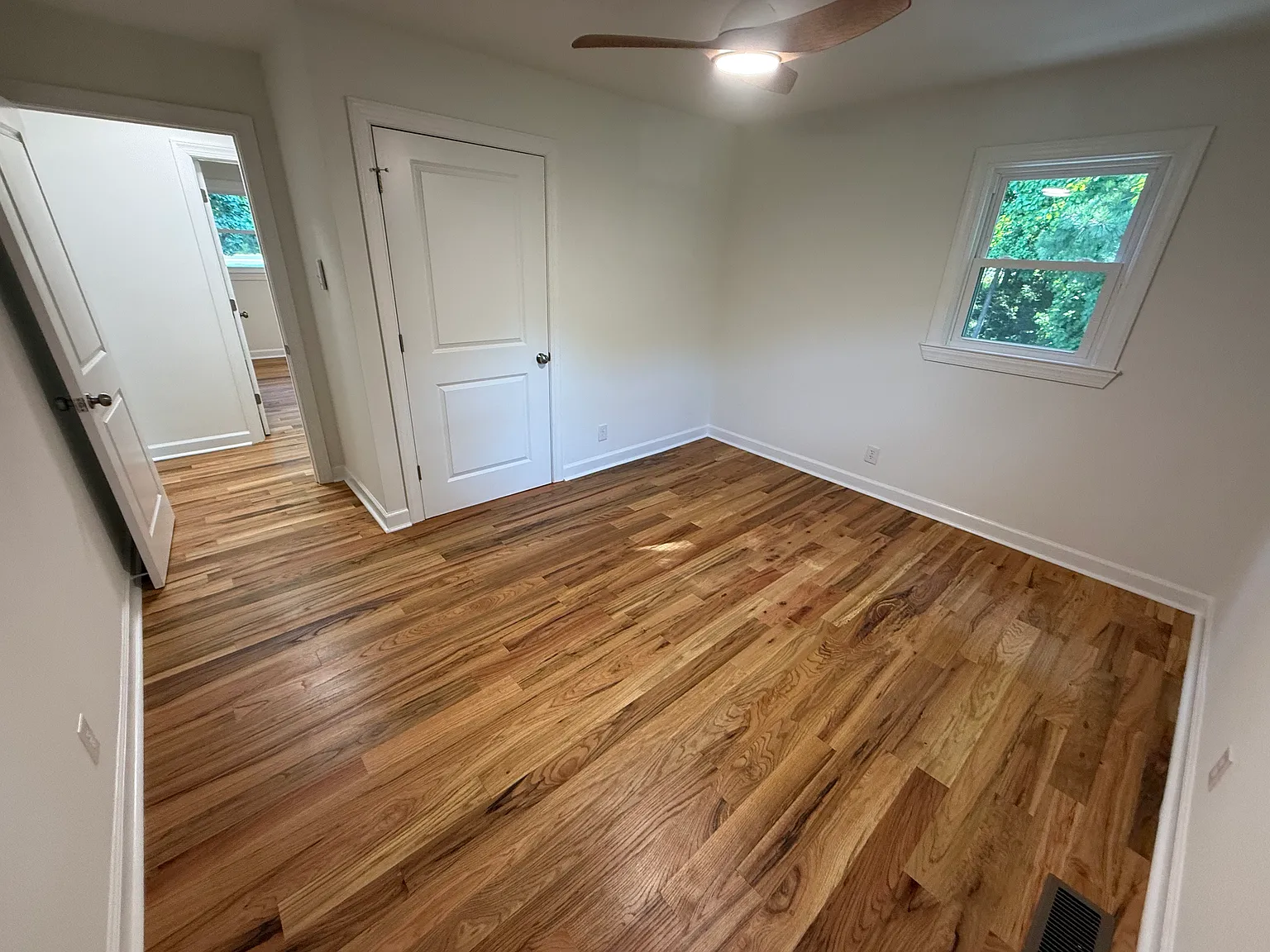 3 bed, 2450 sqft, $2,350 — Photo 4