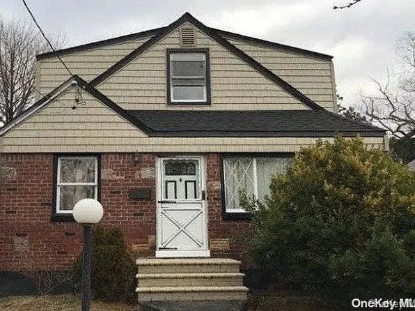 67 W Marshall Street, Hempstead, NY 11550