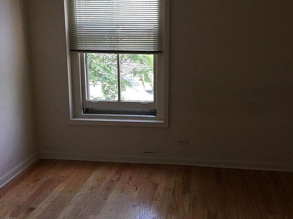 5th image of 1627 N Sedgwick St APT 3F
