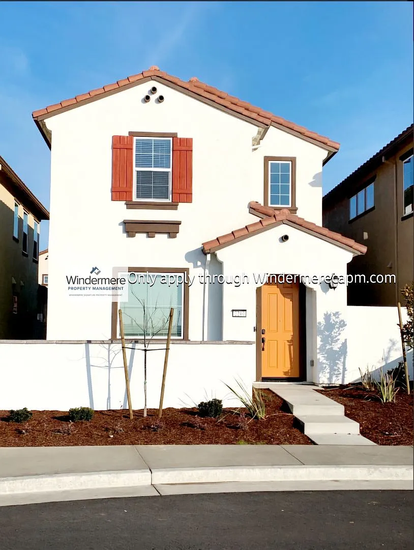 2240 Terrawood St photo 1