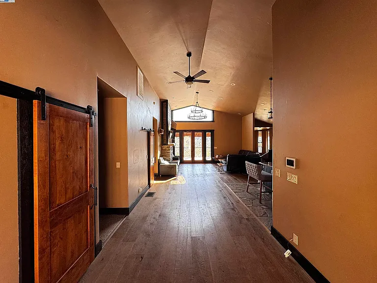 2280 Roan Rd — Photo 15
