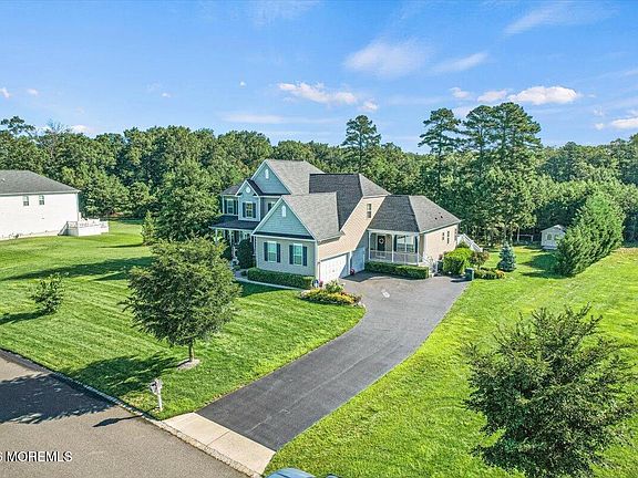 2nd image of 11 Wintergreen Court