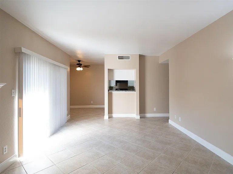 6500 Harbor Town Dr #2806 — Photo 4