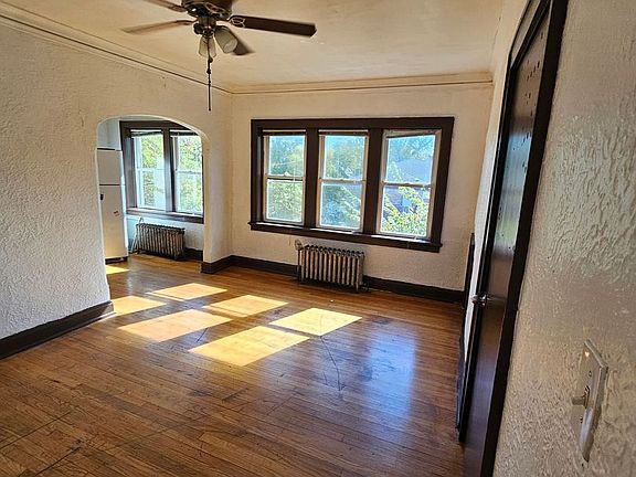 3rd image of 3056 N Palmer St APT 16