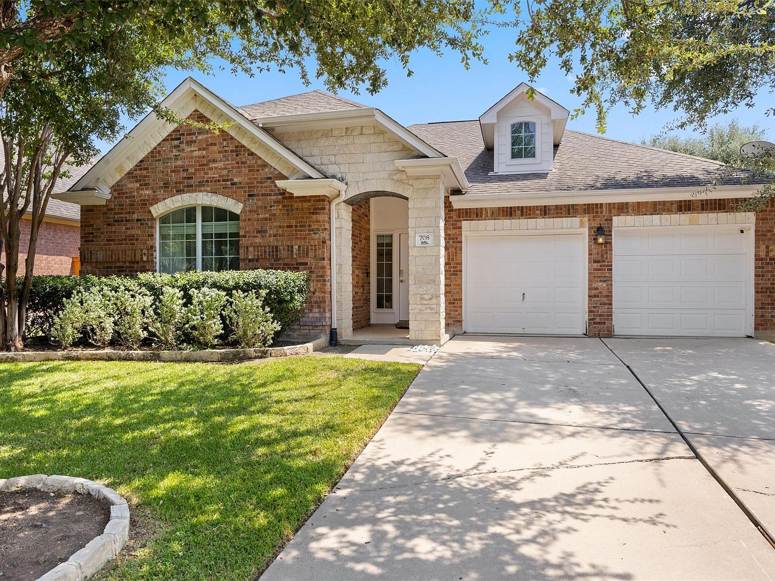 708 Bent Wood Pl