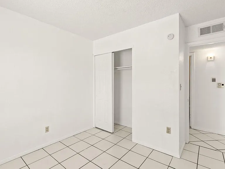 11701 Henry Phipps Dr — Photo 12