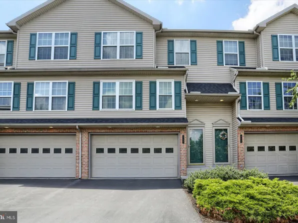 517 Meadowcroft Cir, Mechanicsburg, PA 17055