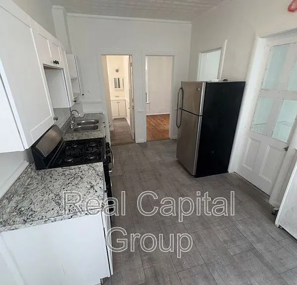 130 5th Ave #2R — Photo 6