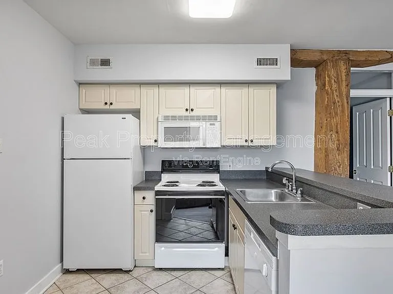 Poythress Apartments — Photo 96