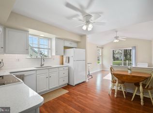 457 E Glenview Dr, West Grove, PA 19390