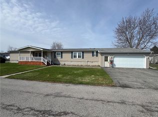 6249 Bayview Sta, Newfane, NY 14108