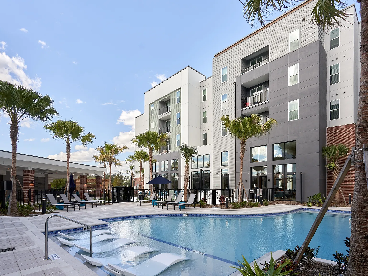 The Accolade Collegiate Village West - Student Housing — Photo 2