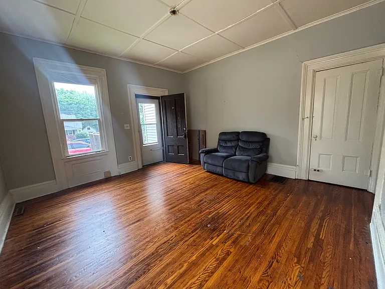 616 E Hurlbut Ave #2 — Photo 4