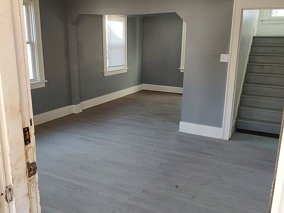 2nd image of 1045 Huey St