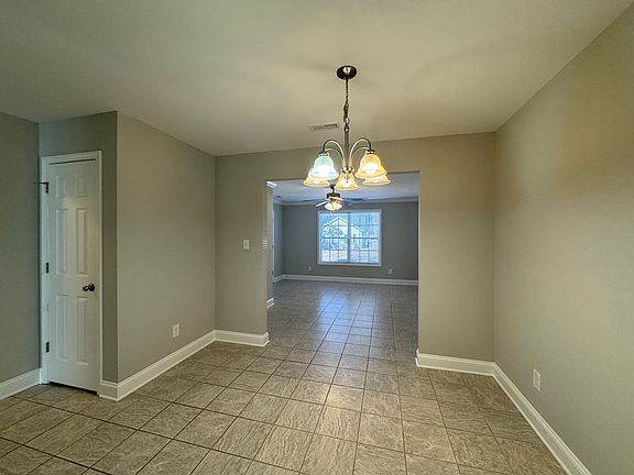 5th image of 1113B Cason St