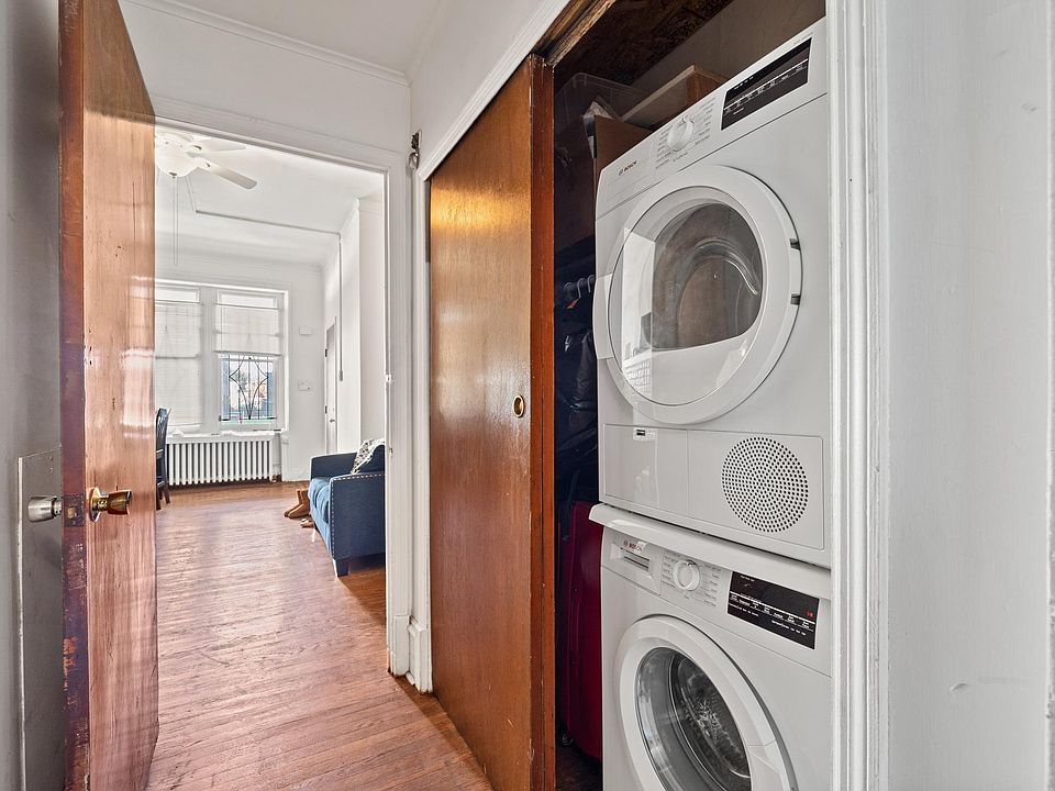 1st image of 3255 N Park Ave #1