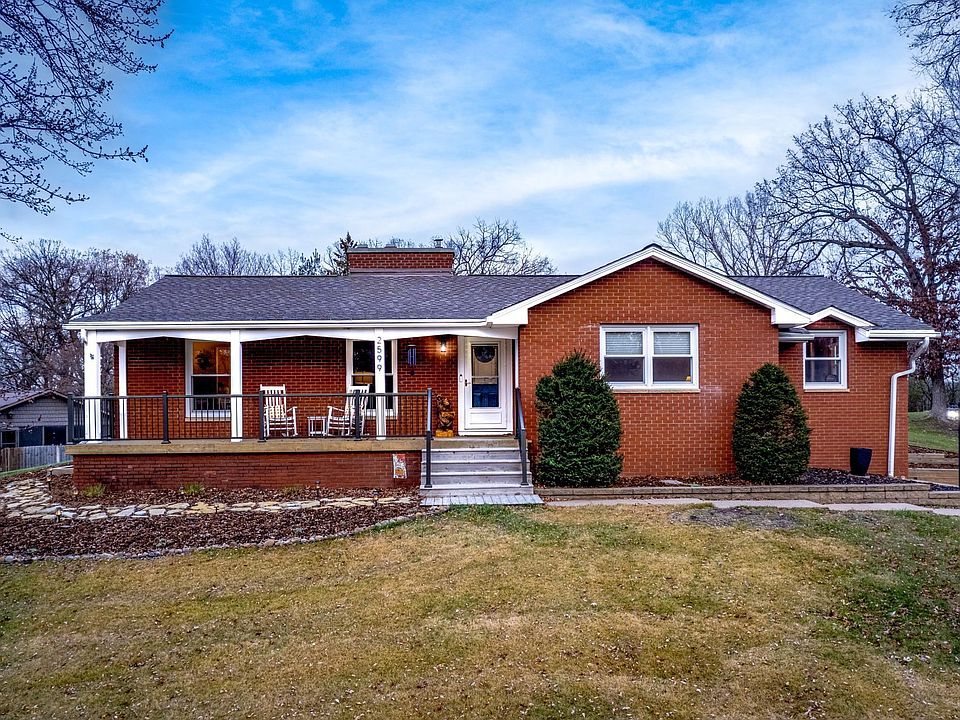 1st image of 2599 Glenbrook Ave N