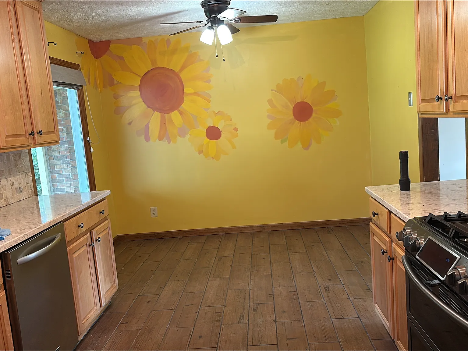 3 bed, 1550 sqft, $2,300 — Photo 4