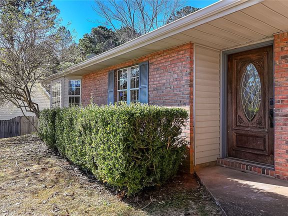 3rd image of 783 Iroquois Cir