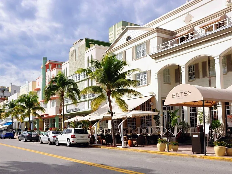 Ocean Dr — Photo 36