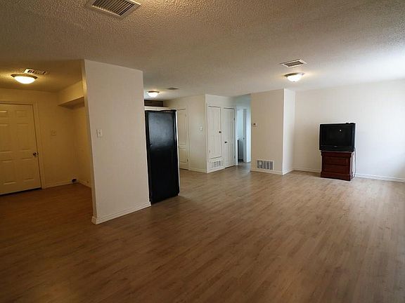 4th image of 306 Kelvin Ave