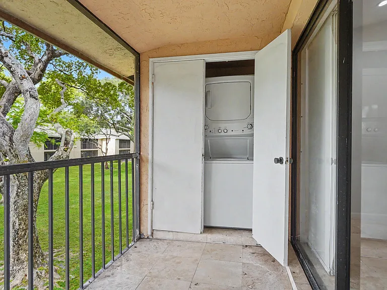 3939 NE 5th Ave #A201 — Photo 29
