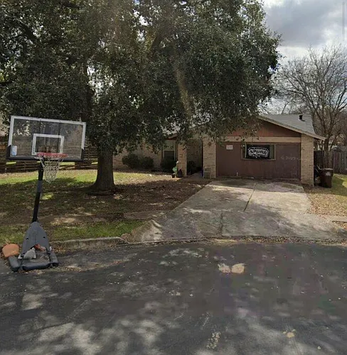 7002 Glen Trl Photo 1