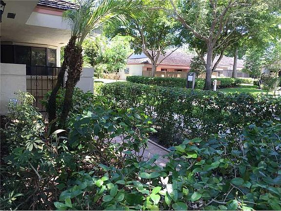4th image of 9301 Chelsea Dr N