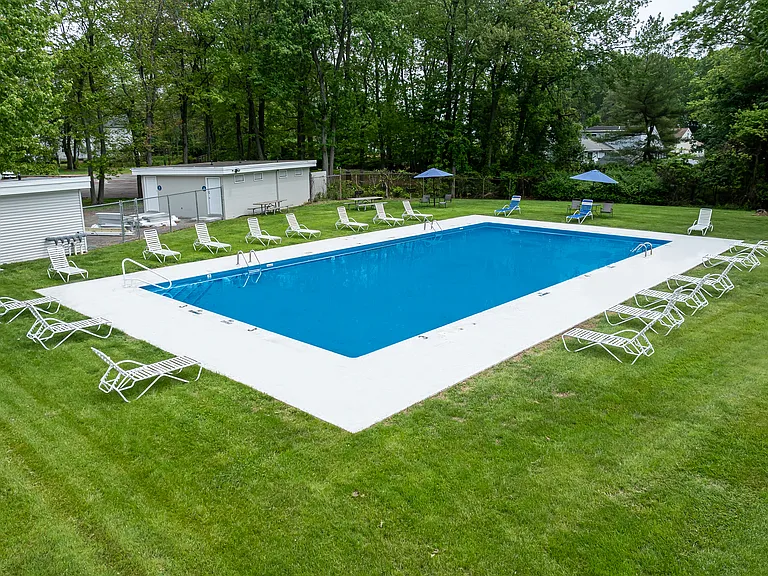 Newport / Robert Treat Pool
