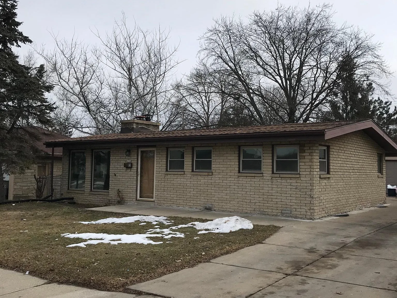 3 bed, 1064 sqft, $1,450 — Photo 1