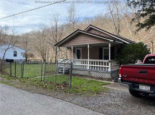 2421 River Haven Rd, Clendenin, WV 25045