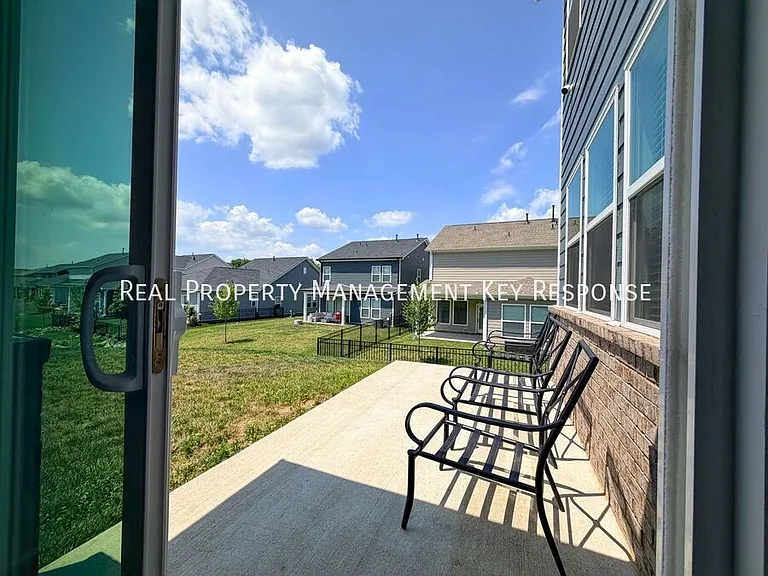 1004 Midpoint Ln — Photo 16