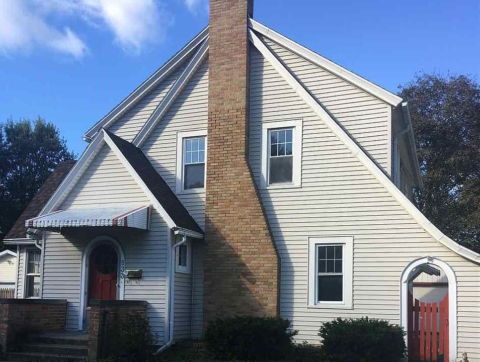 1st image of 833 Prairie Ave