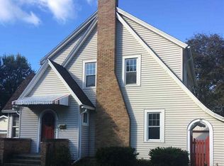 833 Prairie Ave, Janesville, WI 53545