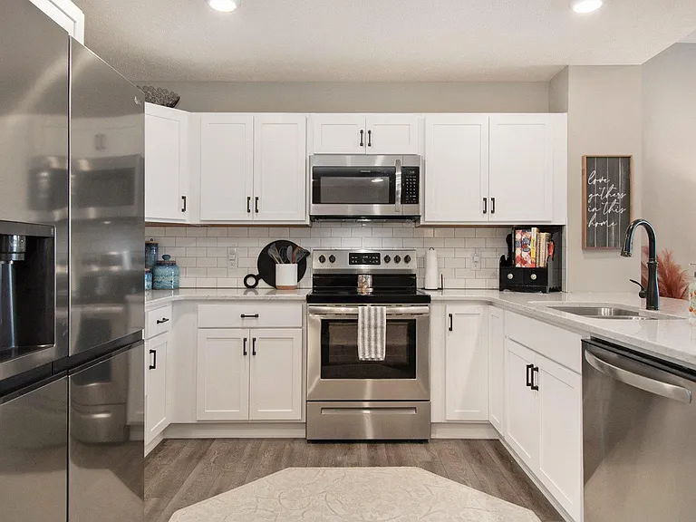 2095 Brandon Ln — Photo 9