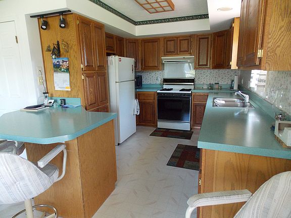 4th image of 16212 Prairie Rose Ave