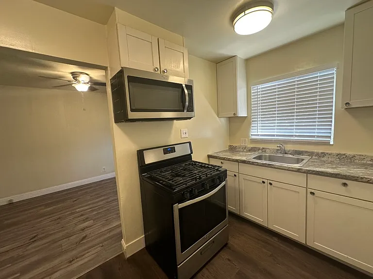 1817 V St #A — Photo 1