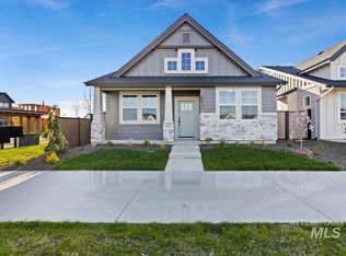 6817 W Los Flores Dr, Meridian, ID 83646