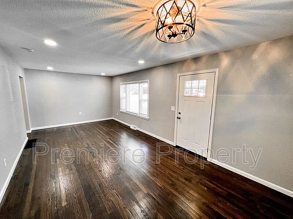 2nd image of 10505 Oakland Ave
