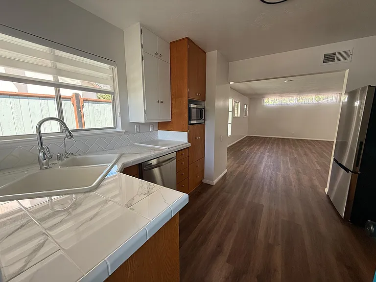 630 Tabor Ln — Photo 7