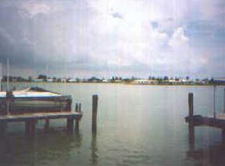 17553 2nd St E, Redington Shores, FL 33708