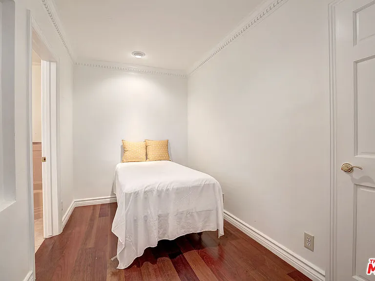 11901 W Sunset Blvd #104 — Photo 14
