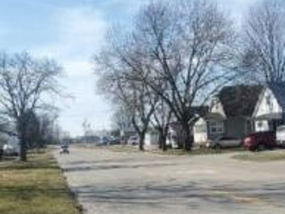 Exterior Neighborhood (street photo)